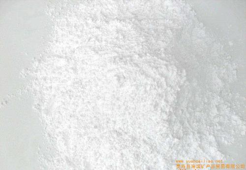 重质碳酸钙简称重钙,是用优质的方解石为原料加工而成白色粉体,它的
